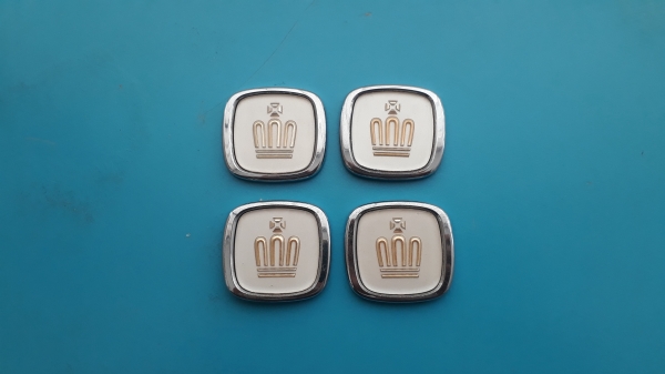 โลโก้มงกุฏ ติดรถ TOYOTA CROWN ทรงสี่เหลี่ยมจตุรัส