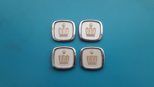 โลโก้มงกุฏ ติดรถ TOYOTA CROWN ทรงสี่เหลี่ยมจตุรัส