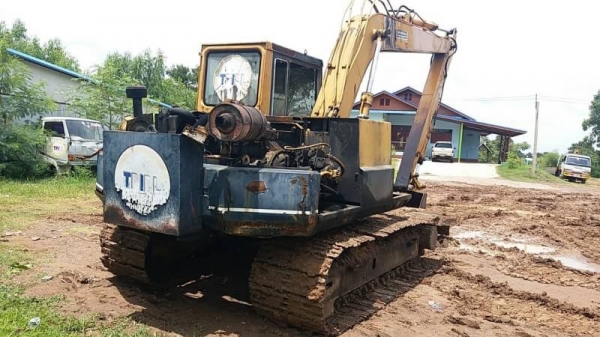 ขาย 255,000 KOMATSU pc 120-3 บูมอามยาว เครื่อง ISUZU 6BD  ปั๊มดี เอวแน่น ช่วงล่างดี พร้อมใช้งาน รถอยู่ ร้อยเอ็ด 090-772-3710 090-772-3708