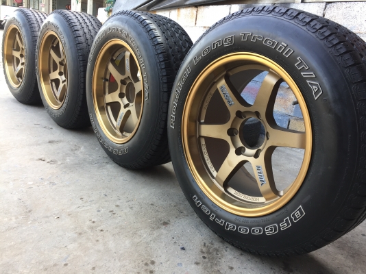 Te37 ขอบ18 แม็กใหม่ยางเปอร์เซ็นต์ BF 265 60 18 ปี 14  ขนาด 6 รู หน้า 9.5-10.5 ของใหม่แกะกล่อง ครบชุด 12500