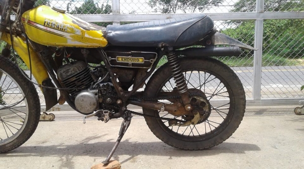 ขาย DT125 โช้คคู่ Nobook เครื่องติดเหมาะเอาไปทำอะไหล่หรือปั้นต่อขายตามสภาพ 7900