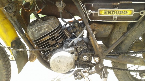 ขาย DT125 โช้คคู่ Nobook เครื่องติดเหมาะเอาไปทำอะไหล่หรือปั้นต่อขายตามสภาพ 7900