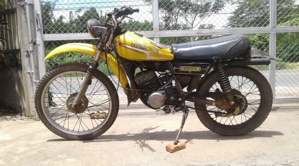 ขาย DT125 โช้คคู่ Nobook เครื่องติดเหมาะเอาไปทำอะไหล่หรือปั้นต่อขายตามสภาพ 7900