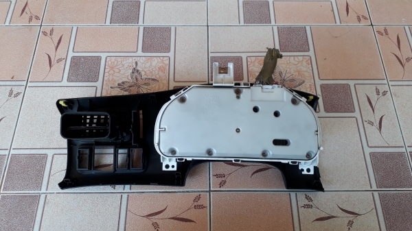 เรือนไมล์ พร้อมกรอบ TOYOTA ตัวนอก