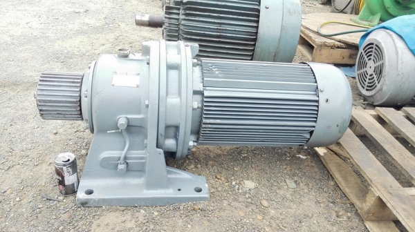 มอเตอร์เกียร์ญี่ปุ่น SUMITOMO JAPAN ขนาด 15 HP ทด 1:21 (70rpm) 380V สภาพสวย