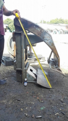 ปากคีบติดโฟล์คลิฟท์ญี่ปุ่น TCM ATTACHMENT JAPAN สภาพสวยงานเก่านอกลงตู้ (เหลือ 1 ตัว) ปากคีบติดโฟล์คลิฟท์ญี่ปุ่น TCM ATTACHMENT JAPAN สภาพสวยงานเก่านอกลงตู้ (เหลือ 1 ตัว)