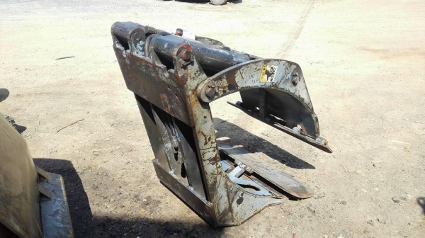 ปากคีบติดโฟล์คลิฟท์ญี่ปุ่น TCM ATTACHMENT JAPAN สภาพสวยงานเก่านอกลงตู้ (เหลือ 1 ตัว) ปากคีบติดโฟล์คลิฟท์ญี่ปุ่น TCM ATTACHMENT JAPAN สภาพสวยงานเก่านอกลงตู้ (เหลือ 1 ตัว)