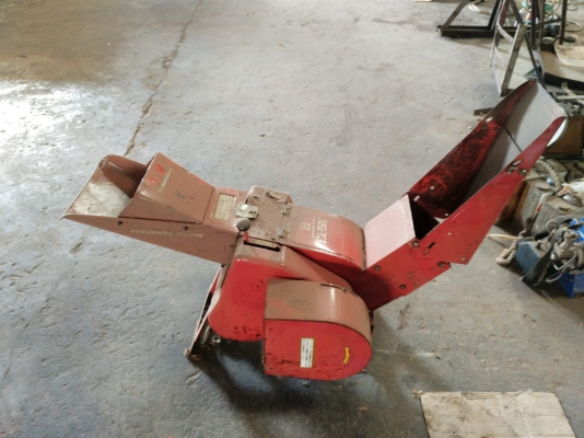 เครื่องย่อยกิ่งไม้