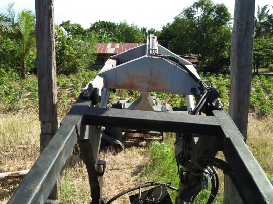 ...คีบ...รถไถใหญ่ครับ..ต่อรองหน้างานเลยนะครับ