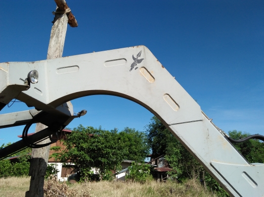 ...คีบ...รถไถใหญ่ครับ..ต่อรองหน้างานเลยนะครับ