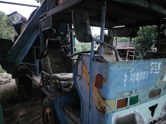 ขายรถนวดข้าว  6 ล้อ ตู้นวด  6 ฟุต เครื่อง isuzu 6bb1