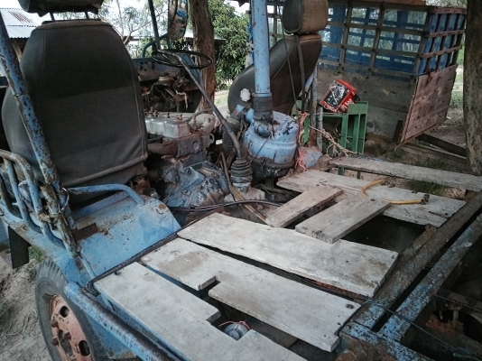 ขายรถนวดข้าว  6 ล้อ ตู้นวด  6 ฟุต เครื่อง isuzu 6bb1