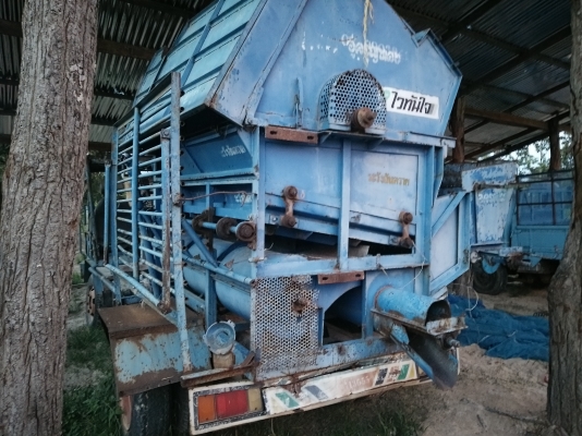 ขายรถนวดข้าว  6 ล้อ ตู้นวด  6 ฟุต เครื่อง isuzu 6bb1