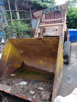 ขายรถตักล้อยาง C240 ขนาด 1 คิว ราคา 85000