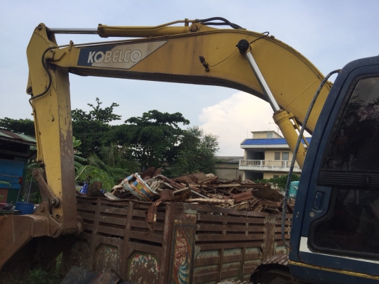 ขายรถแบคโฮ KOBELCO SK200-/// ราคา 570000