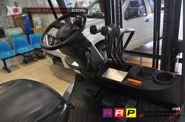 ขายรถโฟล์คลิฟท์มือสอง TOYOTA รุ่น 8FD25-18427 นำเข้าจากประเทศญี่ปุ่น 100\% ไม่เคยใช้งานในไทย