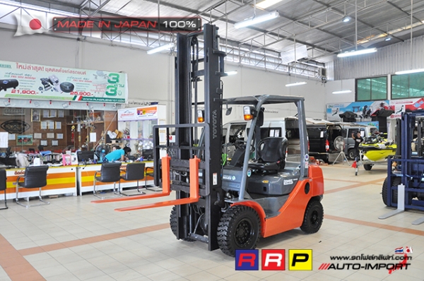 ขายรถโฟล์คลิฟท์มือสอง TOYOTA รุ่น 8FD25-18427 นำเข้าจากประเทศญี่ปุ่น 100\% ไม่เคยใช้งานในไทย