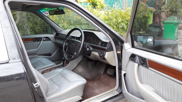 ขาย W124 E220 ปี 1994  158,000