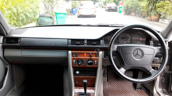 ขาย W124 E220 ปี 1994  158,000