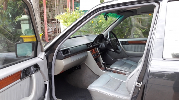 ขาย W124 E220 ปี 1994  158,000