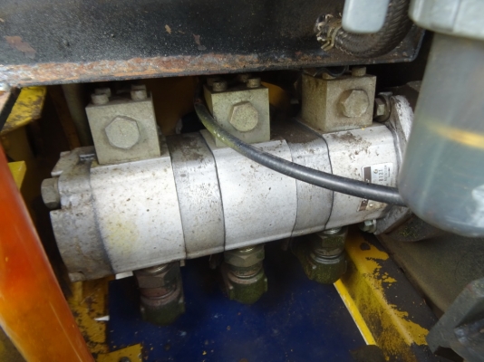 รถขุด SK024