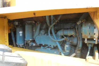 ขายรถตักล้อยาง KOBELCO 645N (เอวอ่อน สภาพดี)