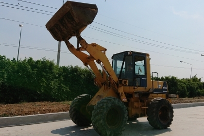 ขายรถตักล้อยาง KOMATSU WA100-1 (สภาพดี) ขายรถตักล้อยาง KOMATSU WA100-1 (สภาพดี)