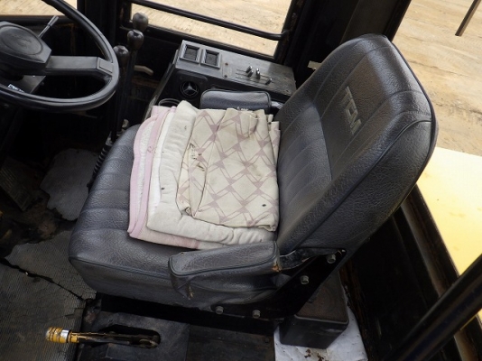 ขายรถตัก ยี่ห้อTCM รุ่น 830-2