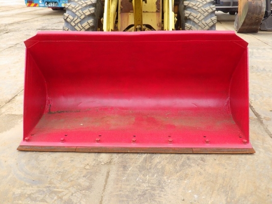 ขายรถตัก ยี่ห้อTCM รุ่น 830-2