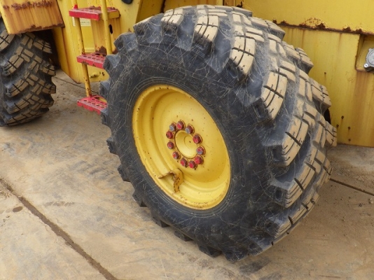 ขายรถตัก ยี่ห้อTCM รุ่น 830-2