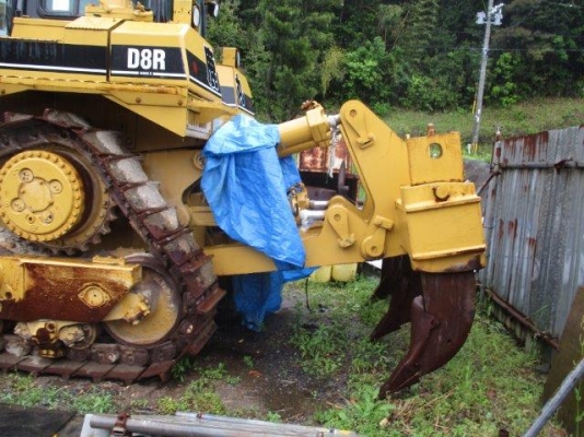 CAT D8R ใช้งาน 4300 ชั่วโมงจากญี่ปุ่น