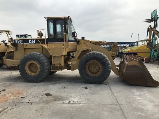 CAT 950F2 สภาพสวย นำเข้าจากญี่ปุ่น ราคาไม่แพงครับ