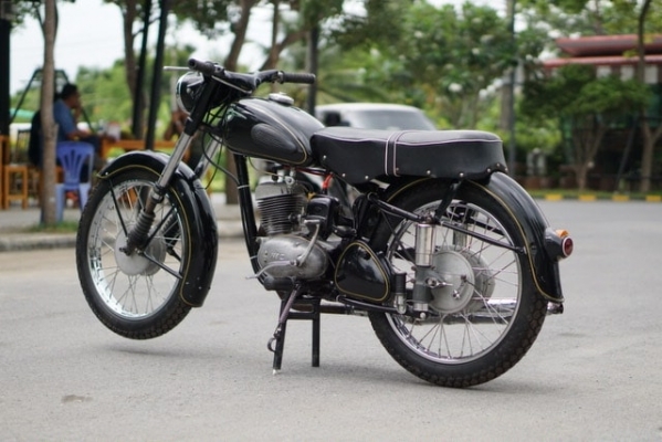 ร้าน วุฒิ นนบุรี ขาย MZ125cc หยดน้ำ 4 เกียร์ รถสวยๆเครื่องดีพร้อมใช้งาน