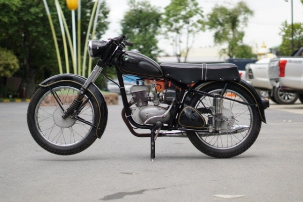 ร้าน วุฒิ นนบุรี ขาย MZ125cc หยดน้ำ 4 เกียร์ รถสวยๆเครื่องดีพร้อมใช้งาน