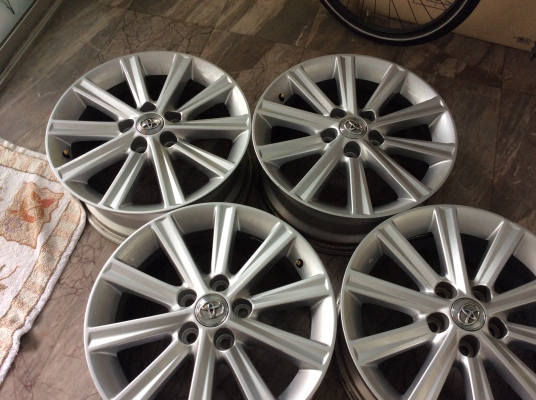 ล้อแมแท้TOYOTA CAMRY HYBRID ขอบ17 5รู114.3 เดิมๆไม่คดไม่ดุ้งสวยๆ ล้อแมแท้TOYOTA CAMRY HYBRID ขอบ17 5รู114.3 เดิมๆไม่คดไม่ดุ้งสวยๆ