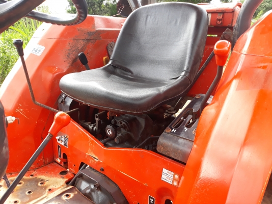 ขายรถไถL4508di spปี54พร้อมใช่งานครับ