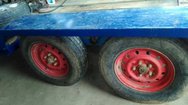 เทนเลอร์บันทุกรถไถใด้คับ เทนเลอร์บันทุกรถไถใด้คับ