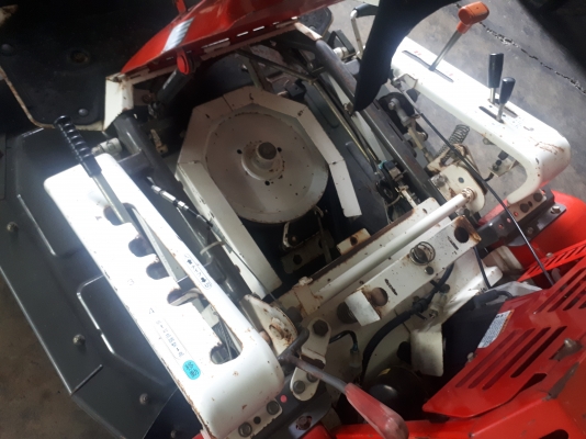 รถตัดหญ้านั่งขับ Orec RM95 นำเข้าจากญี่ปุ่น รถตัดหญ้านั่งขับ Orec RM95 นำเข้าจากญี่ปุ่น