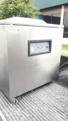 เครื่องแวคคั่มแพคกิ้ง ของใหม่ สีถลอกนิดหน่อยลูกค้าเคลมประกันมารมคา45,000 บาท