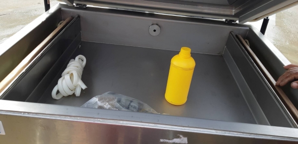 เครื่องแวคคั่มแพคกิ้ง ของใหม่ สีถลอกนิดหน่อยลูกค้าเคลมประกันมารมคา45,000 บาท