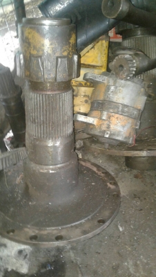 ขาย ฮาฟเล็ก ฮาฟใหญ่ ตีนเป็ดตีนไก่ รถแทรกเตอร์ CAT-D-5 และอะไหล่ ขายไม่แพงครับ