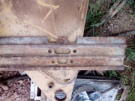 ขายแผ่นแทรก รถแมคโค SK-120-2-3-5-135 แผ่นยาว 50 ซม.และ CAT-320. โกเบ-200 แผ่นยาว 80 ซม. ขายไม่แพงครับ