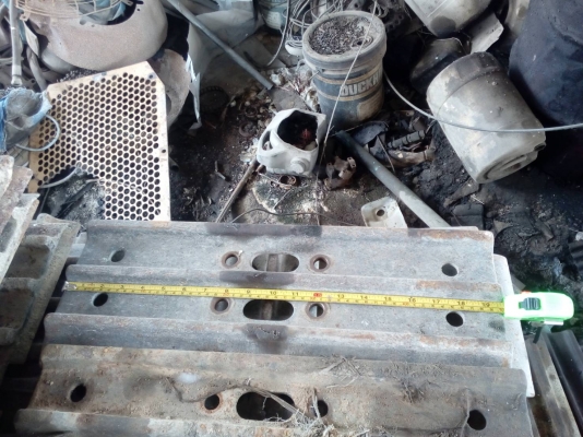 ขายแผ่นแทรก รถแมคโค SK-120-2-3-5-135 แผ่นยาว 50 ซม.และ CAT-320. โกเบ-200 แผ่นยาว 80 ซม. ขายไม่แพงครับ