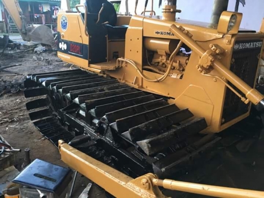 ขายรถแทร็กเตอร์D2-6PL สไลด์3ทิศทาง เก่าญี่ปุ่น รถพร้อมใช้งาน เครื่องดี ช่วงล่างดีเปลี่ยนใหม่หมด ใบแทร็กสวยทุกใบ ราคาต่อรองคุยกันได้ โทร0616613023แพรว