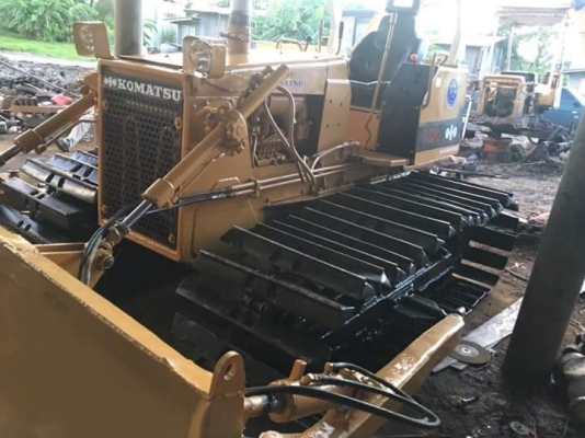 ขายรถแทร็กเตอร์D2-6PL สไลด์3ทิศทาง เก่าญี่ปุ่น รถพร้อมใช้งาน เครื่องดี ช่วงล่างดีเปลี่ยนใหม่หมด ใบแทร็กสวยทุกใบ ราคาต่อรองคุยกันได้ โทร0616613023แพรว