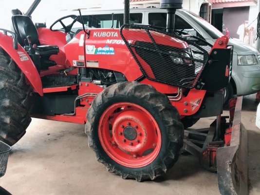 รถไถ KUBOTA M7040 รถไถ KUBOTA M7040