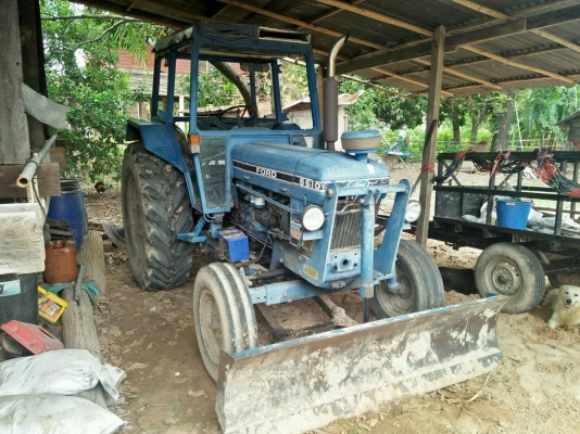 ขายๆ ฟอร์ด 6610 เสื้อลาย  ใบดัน ผาน246 ครบชุด  250,000 บาท