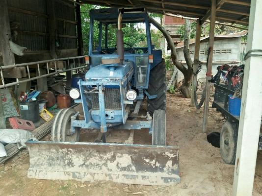 ขายๆ ฟอร์ด 6610 เสื้อลาย  ใบดัน ผาน246 ครบชุด  250,000 บาท