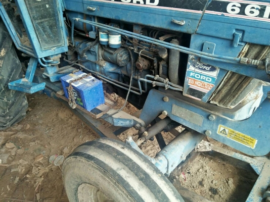 ขายๆ ฟอร์ด 6610 เสื้อลาย  ใบดัน ผาน246 ครบชุด  250,000 บาท