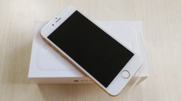 iPhone 6 64 gb สีทอง สภาพน้องๆ ของใหม่ ไร้ริ้วรอย กล่องอุปกรณ์ครบ iPhone 6 64 gb สีทอง สภาพน้องๆ ของใหม่ ไร้ริ้วรอย กล่องอุปกรณ์ครบ